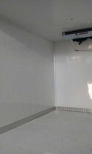 Baú térmico refrigerado Baú térmico refrigerado