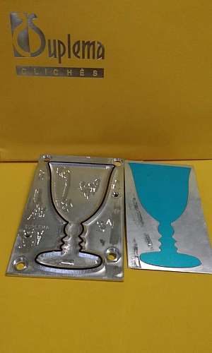 Clichê alto relevo Clichê alto relevo