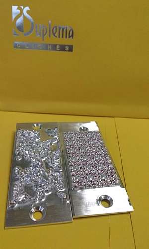 Clichê para relevo seco Clichê para relevo seco