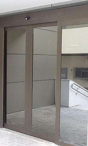 Porta com sensor de presença Porta com sensor de presença